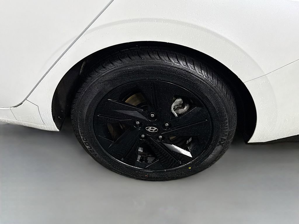 Certified 2021 Hyundai Elantra SEL FWD image 32