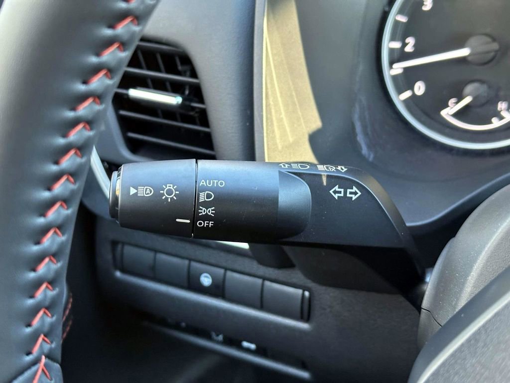 Certified 2025 Nissan Rogue SV image 24