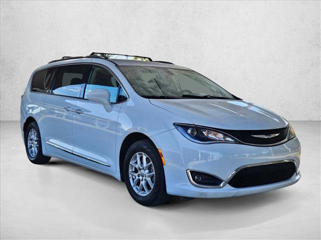 Used 2020 Chrysler Pacifica Touring-L image 3