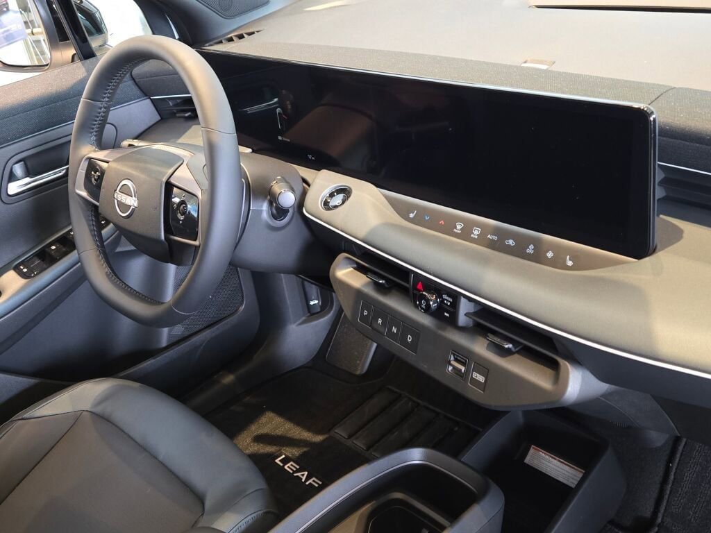 New 2026 Nissan Leaf SV+ w/ Floor Mat Package (SV+) image 8