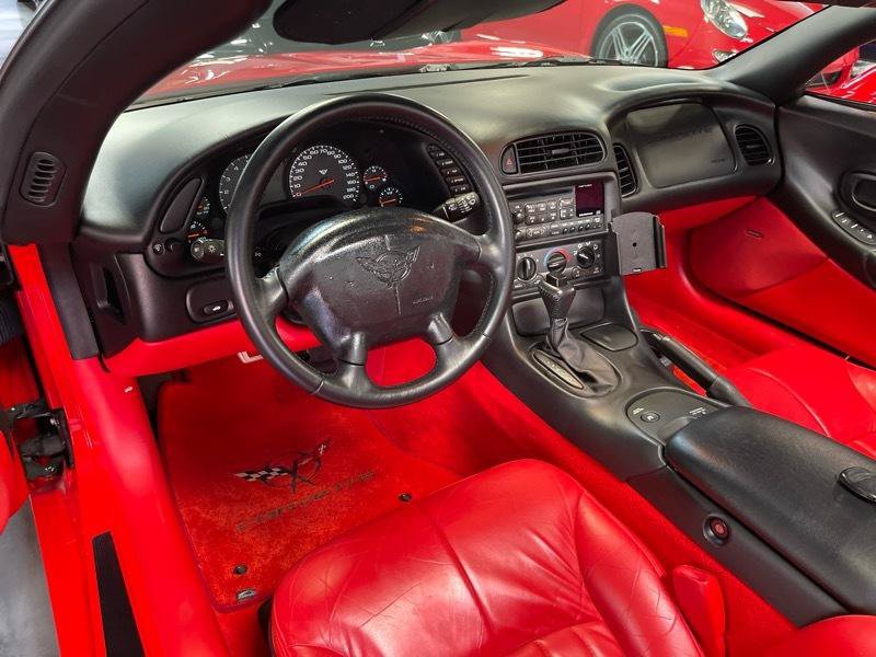 Used 2001 Chevrolet Corvette Convertible RWD image 31