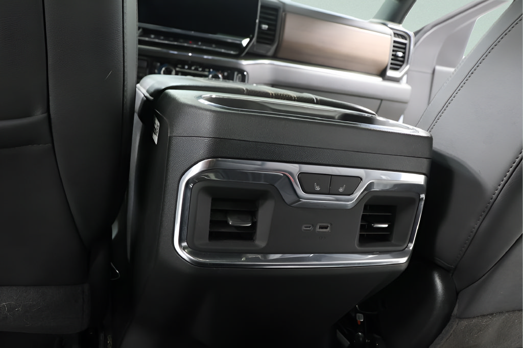 Used 2024 Chevrolet Silverado 2500 High Country w/ High Country Premium Package AWD/4WD image 25