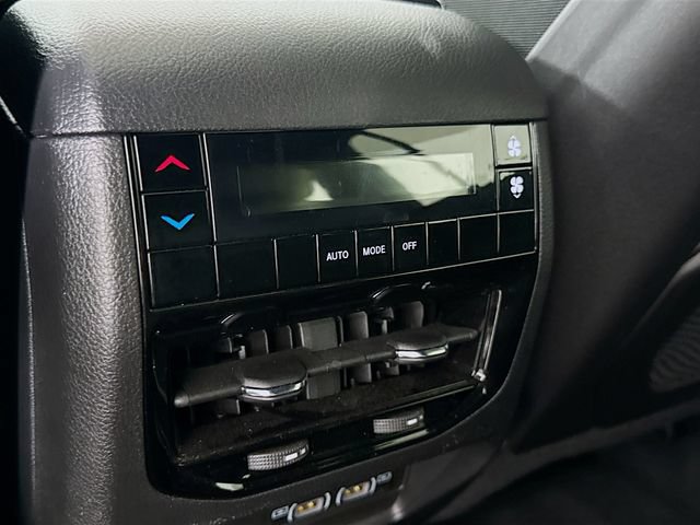 Used 2024 Jeep Grand Cherokee L Altitude AWD/4WD image 25