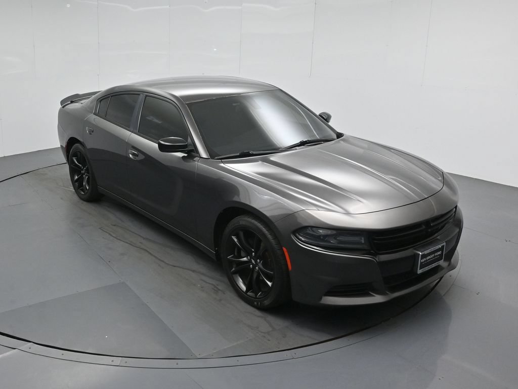 Used 2017 Dodge Charger SE w/ Blacktop Package RWD image 37