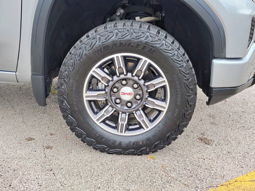 Used 2025 GMC Sierra 1500 AT4 AWD/4WD image 13