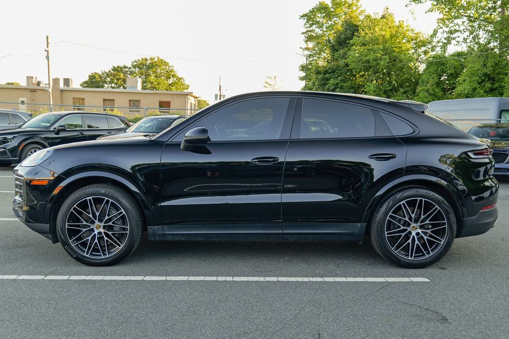 Used 2024 Porsche Cayenne Coupe AWD/4WD image 4