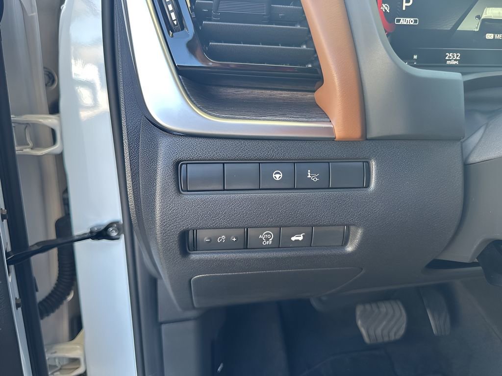 Used 2026 Nissan Rogue Platinum w/ Platinum Premium Package AWD/4WD image 11