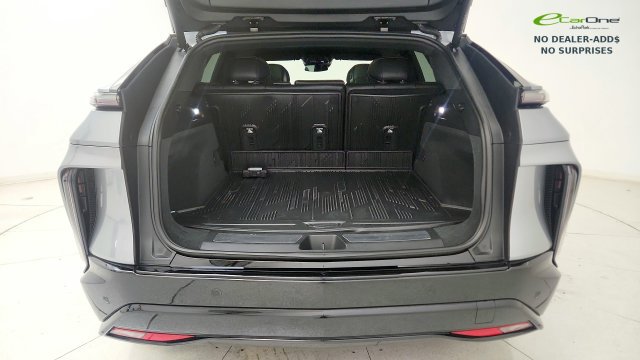 Used 2024 Cadillac Lyriq Sport RWD image 29