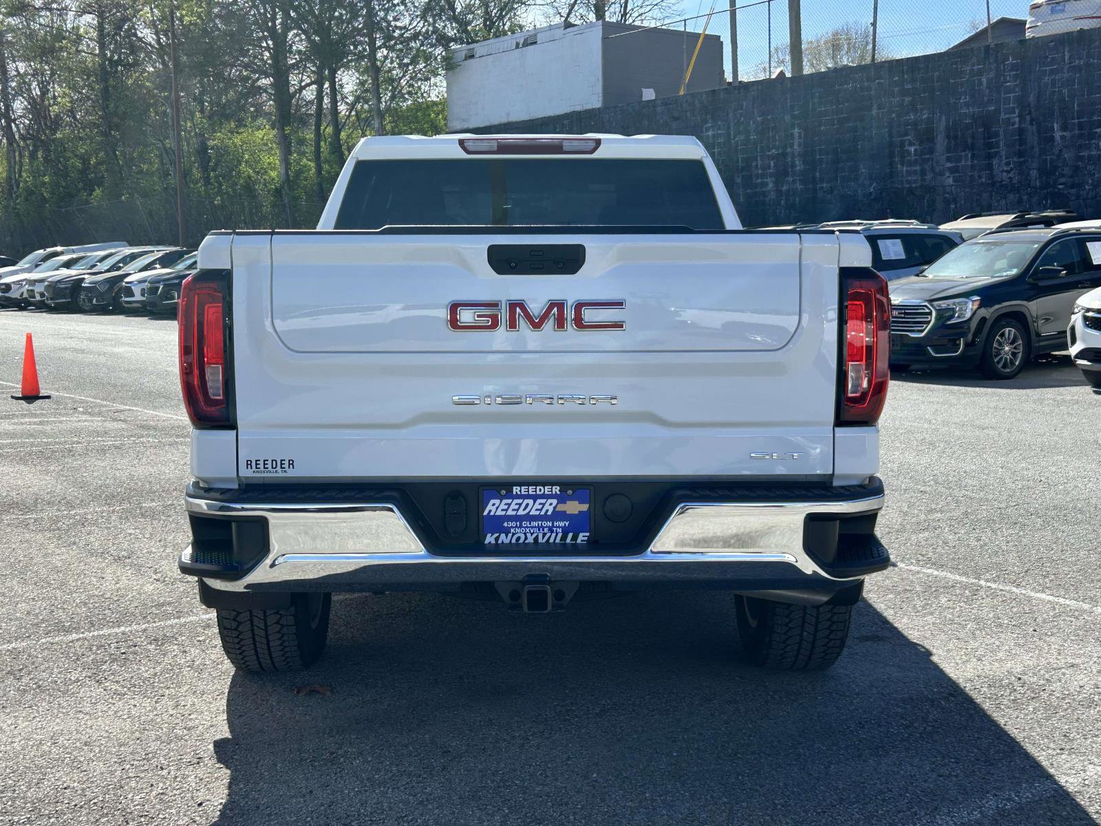 Used 2024 GMC Sierra 1500 SLT image 3