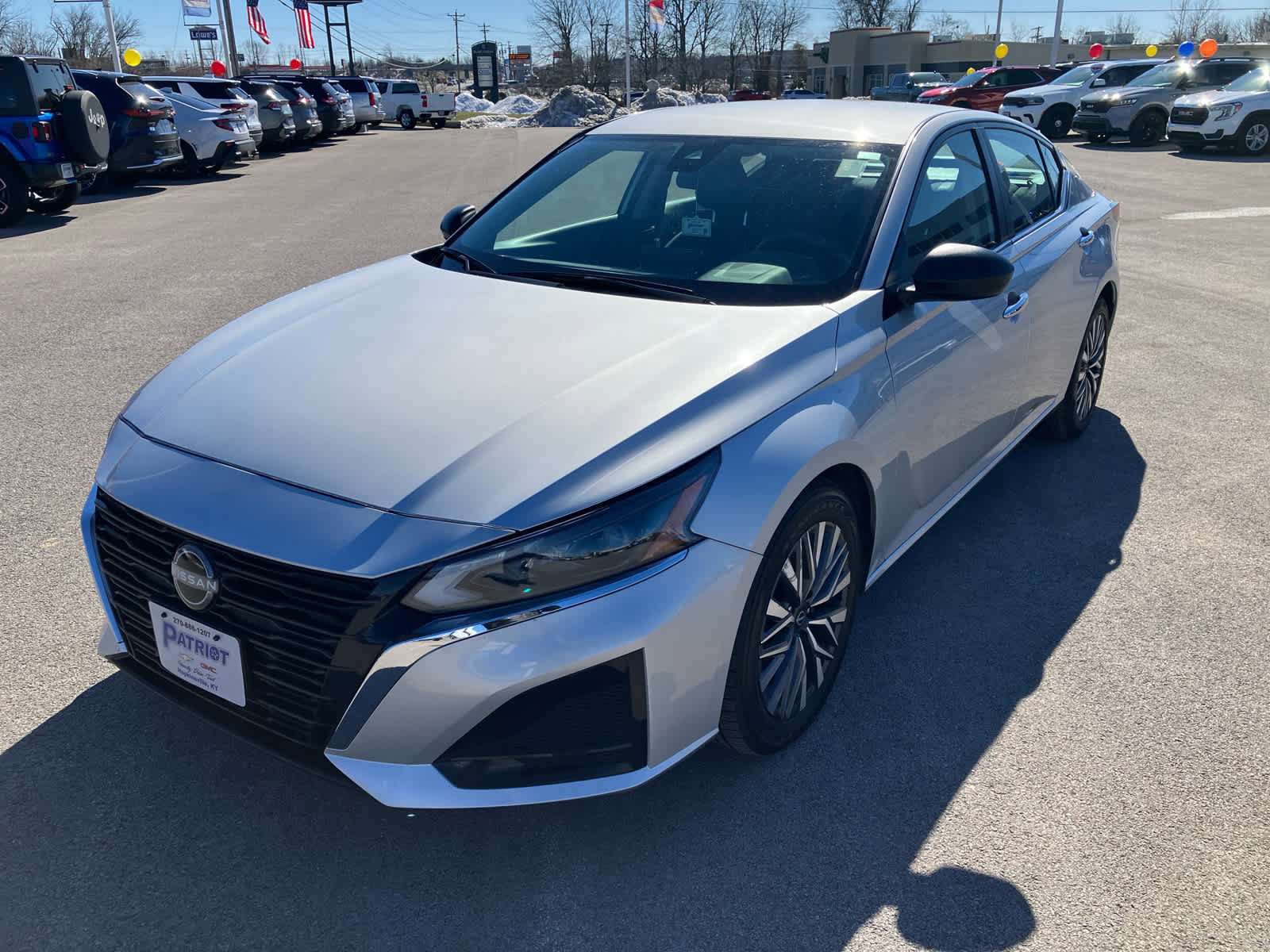 Used 2024 Nissan Altima 2.5 SV image 3