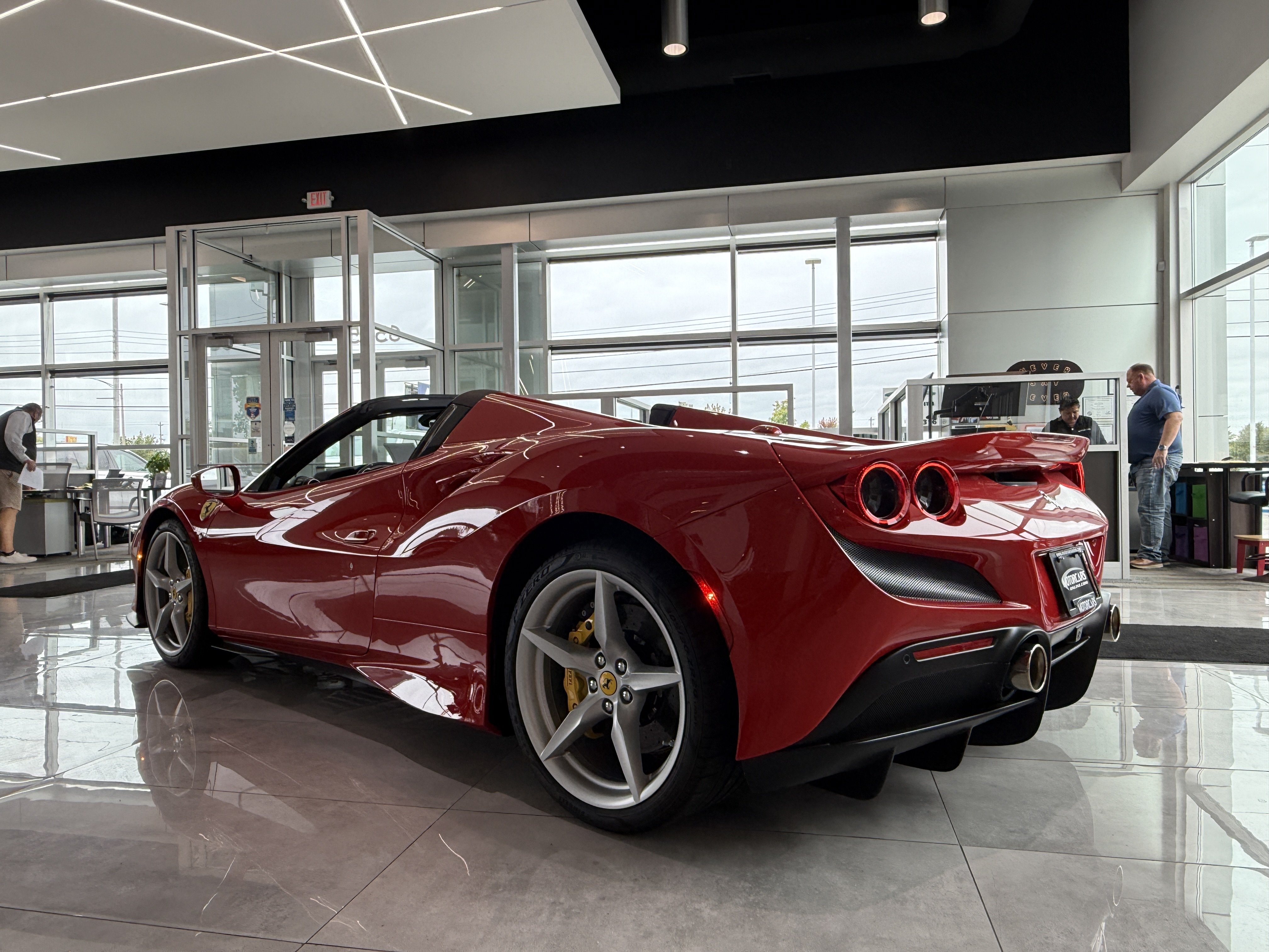 Used 2021 Ferrari F8 Tributo RWD image 5