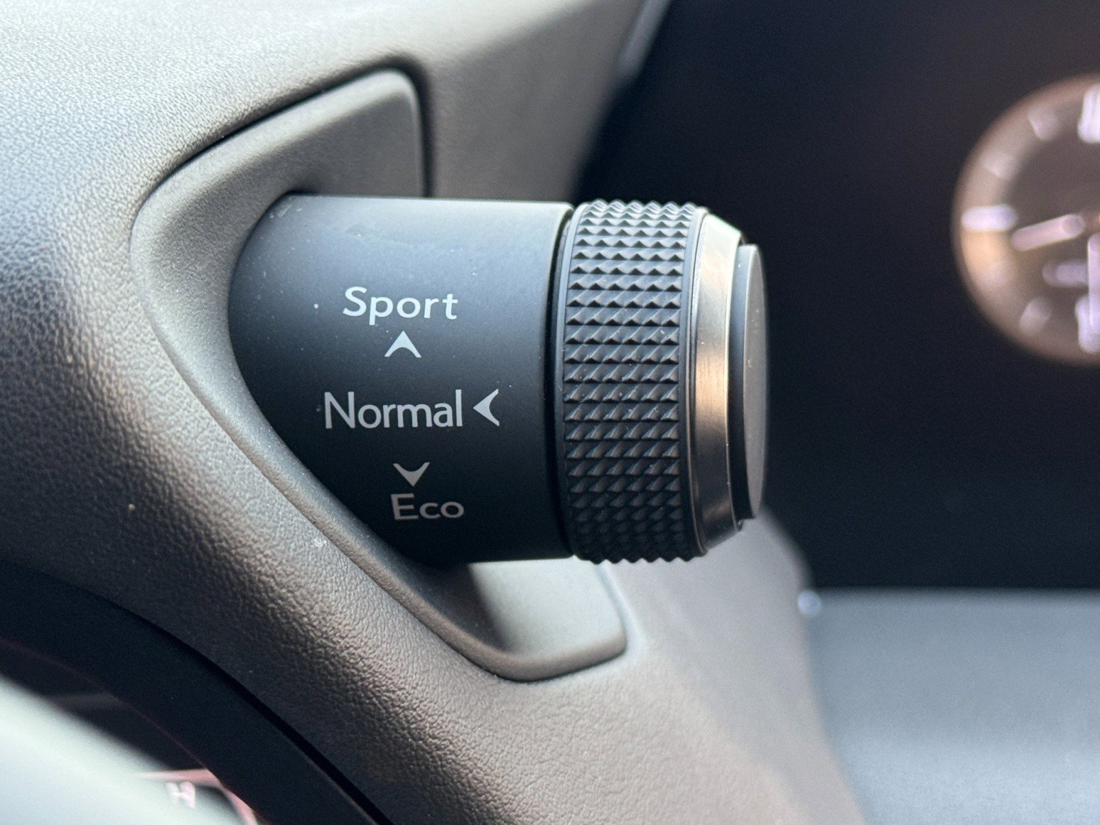 Used 2022 Lexus UX 200 image 19