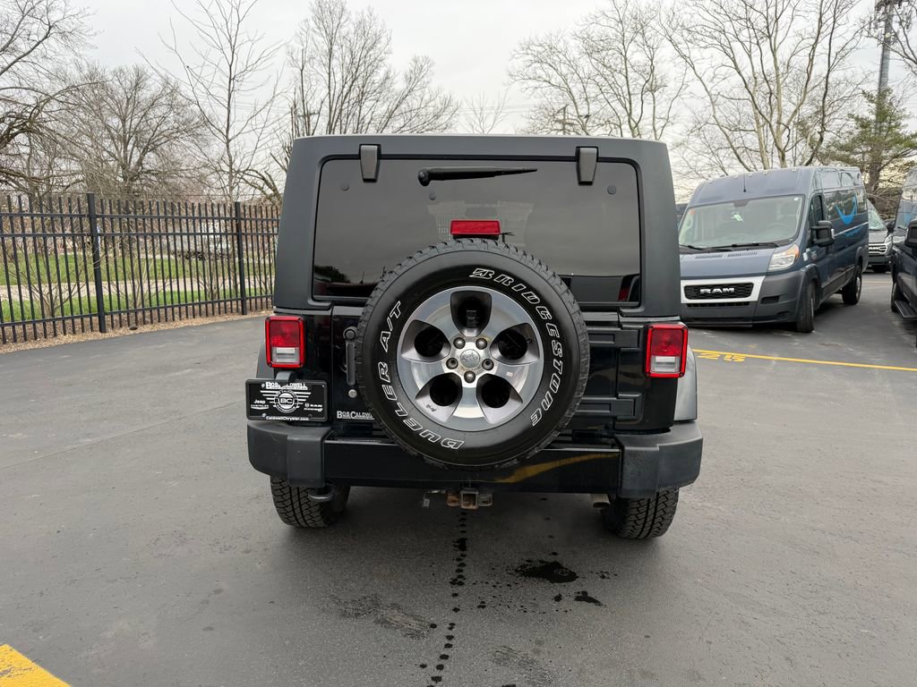 Used 2016 Jeep Wrangler Unlimited Sahara w/ Connectivity Group image 6