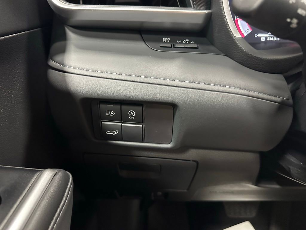 Used 2025 Toyota Highlander XSE image 17