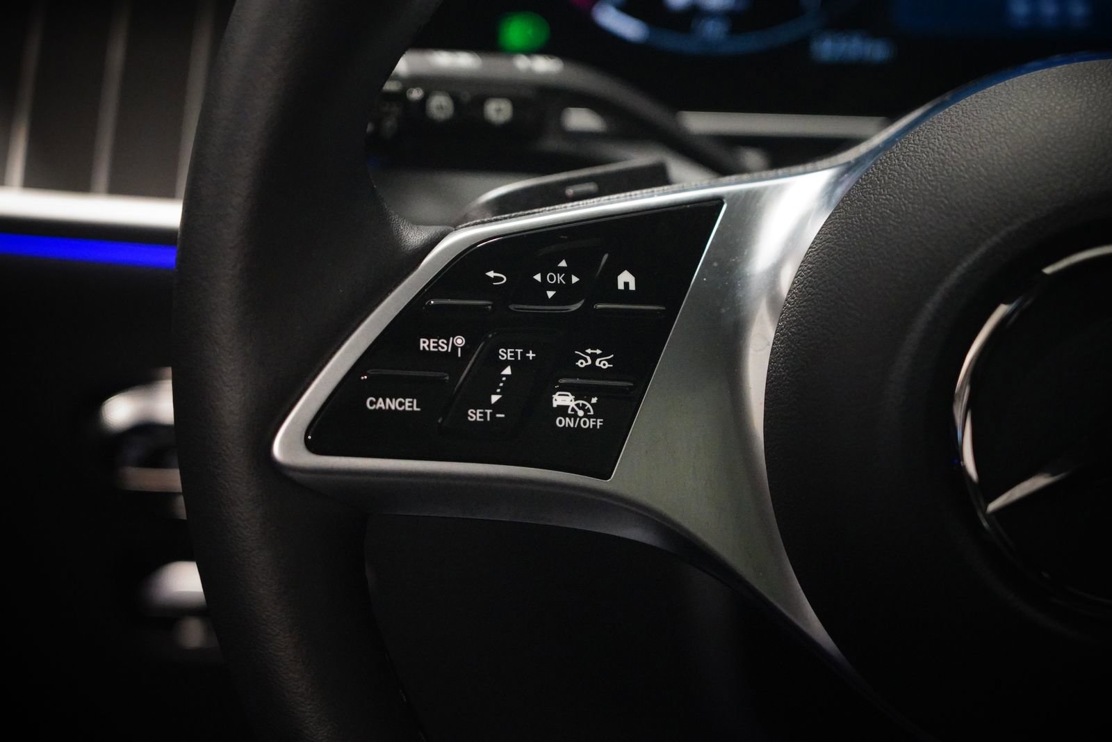 Certified 2025 Mercedes-Benz GLC 300 4MATIC image 16