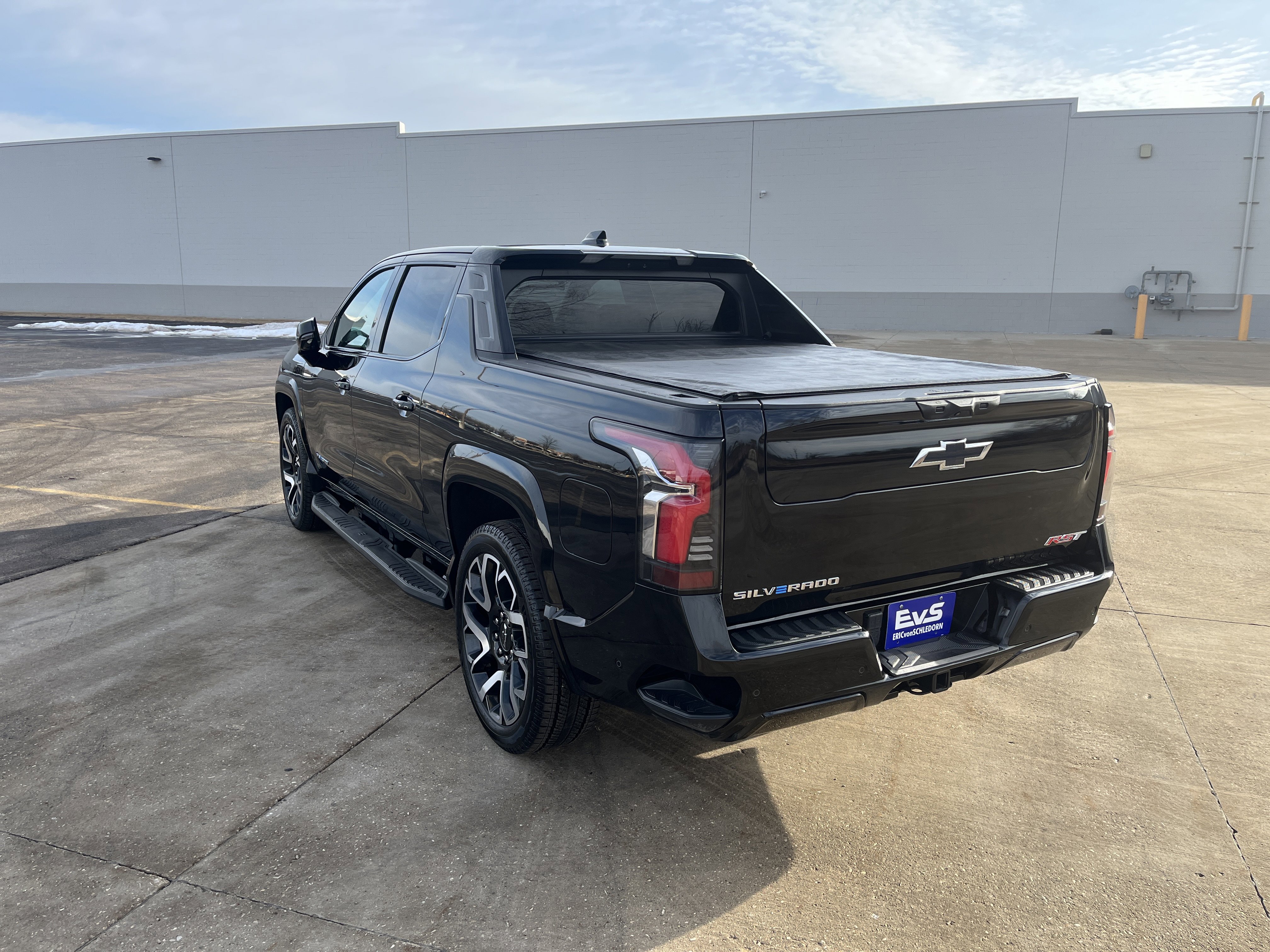 Used 2024 Chevrolet Silverado EV RST image 4