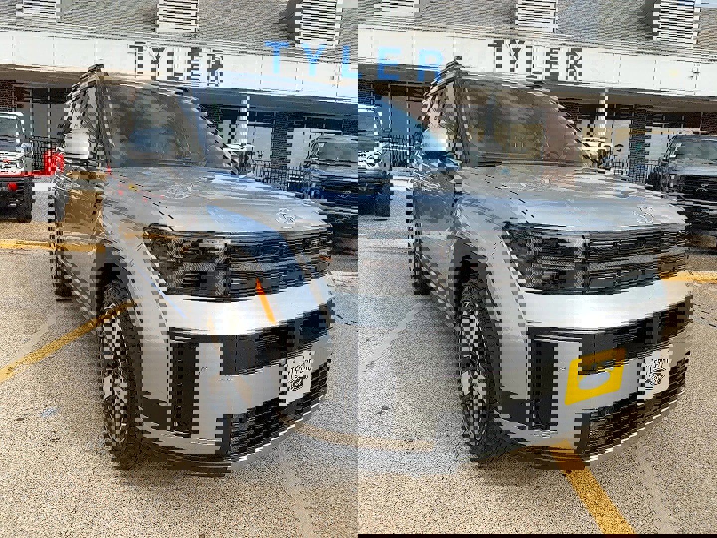 Used 2025 Hyundai Santa Fe Limited image 2