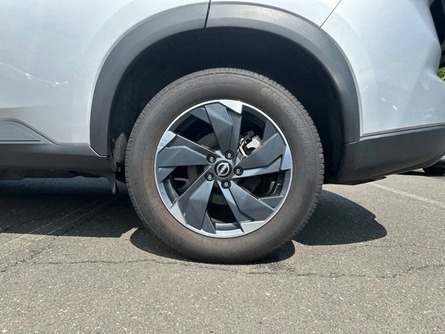 Used 2024 Nissan Rogue SV AWD/4WD image 34