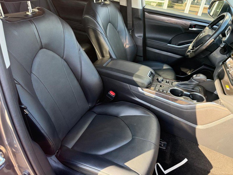 Used 2023 Toyota Highlander Limited AWD/4WD image 11