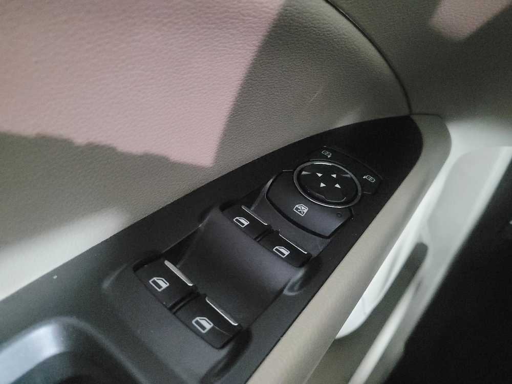 Used 2018 Ford Fusion SE w/ Fusion SE Technology Package FWD image 27