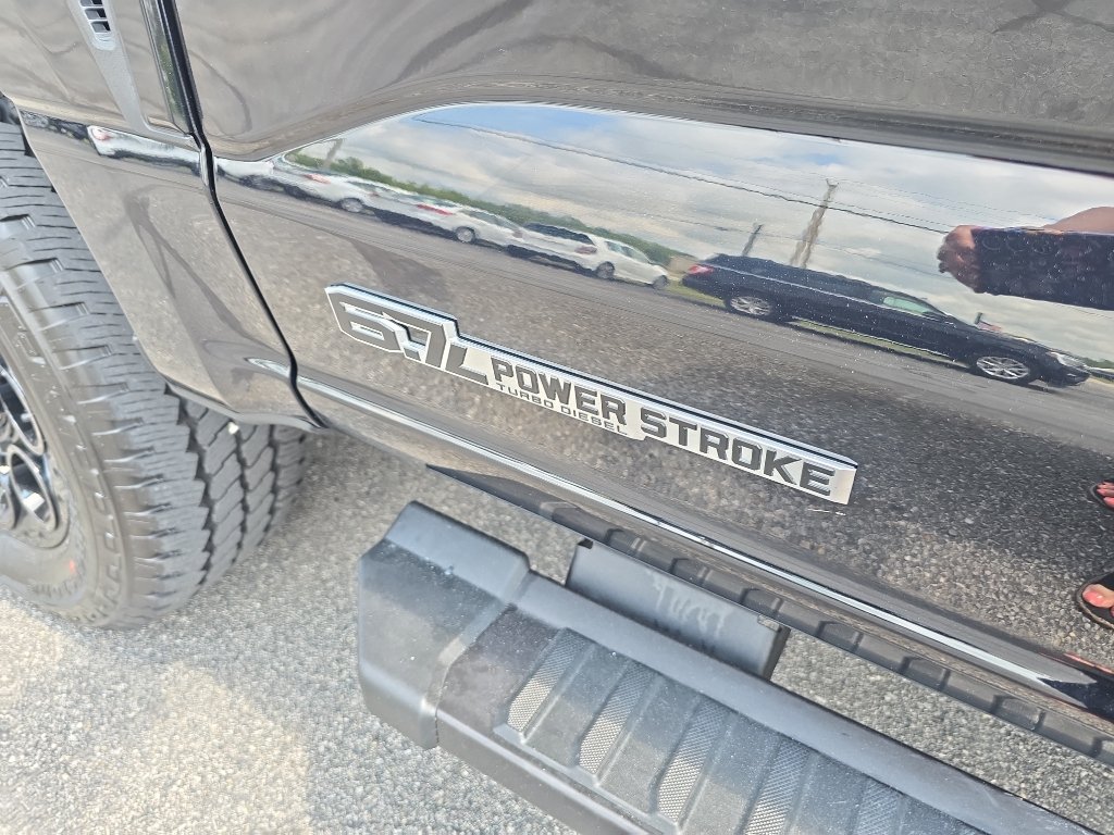 Used 2025 Ford F350 Lariat w/ Black Appearance Package AWD/4WD image 12