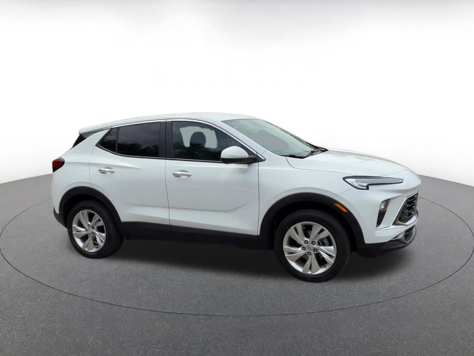 Used 2025 Buick Encore GX Preferred AWD/4WD image 2