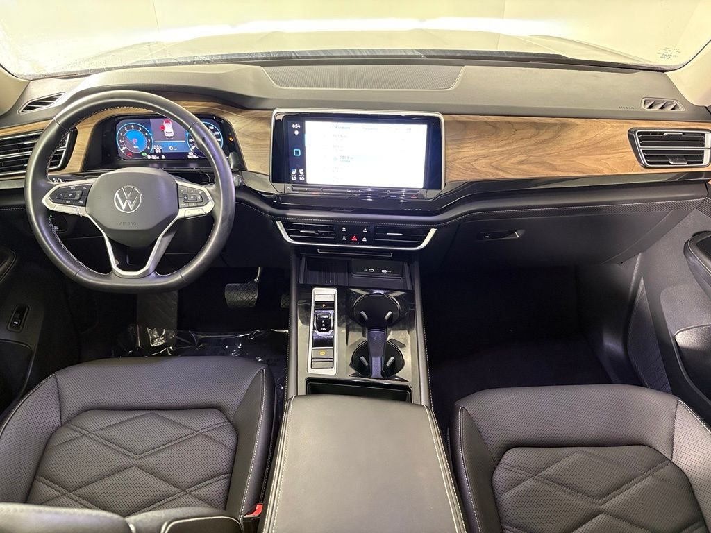 Used 2025 Volkswagen Atlas SE FWD image 32