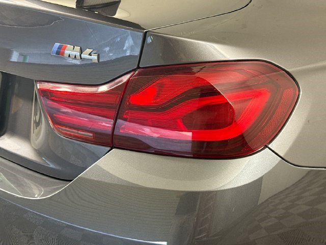 Used 2020 BMW M4 Coupe w/ M Driver's Package RWD image 31
