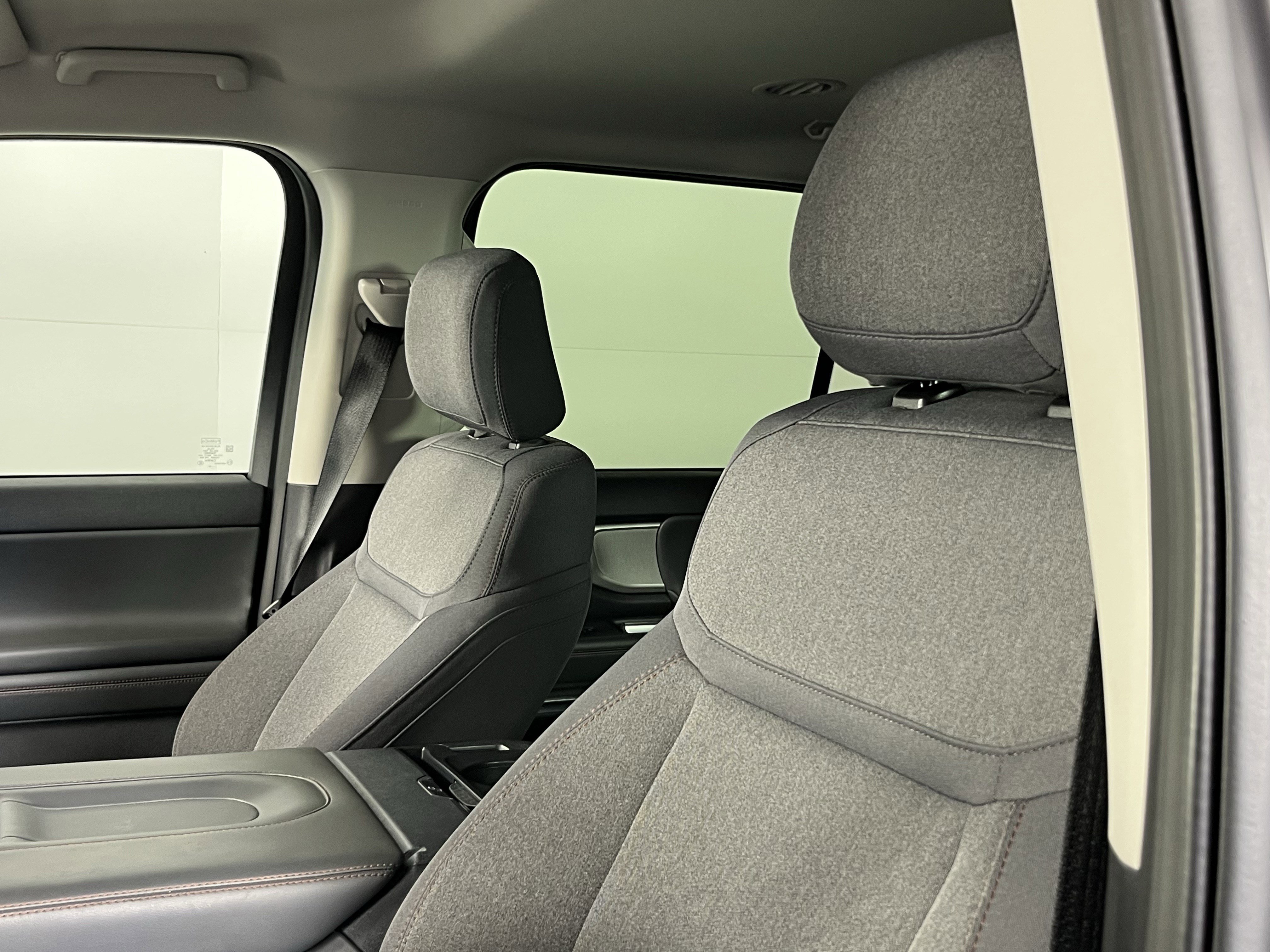 Used 2025 Ford Expedition Active image 16