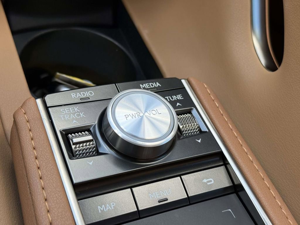 Used 2021 Lexus LC 500 Convertible image 26