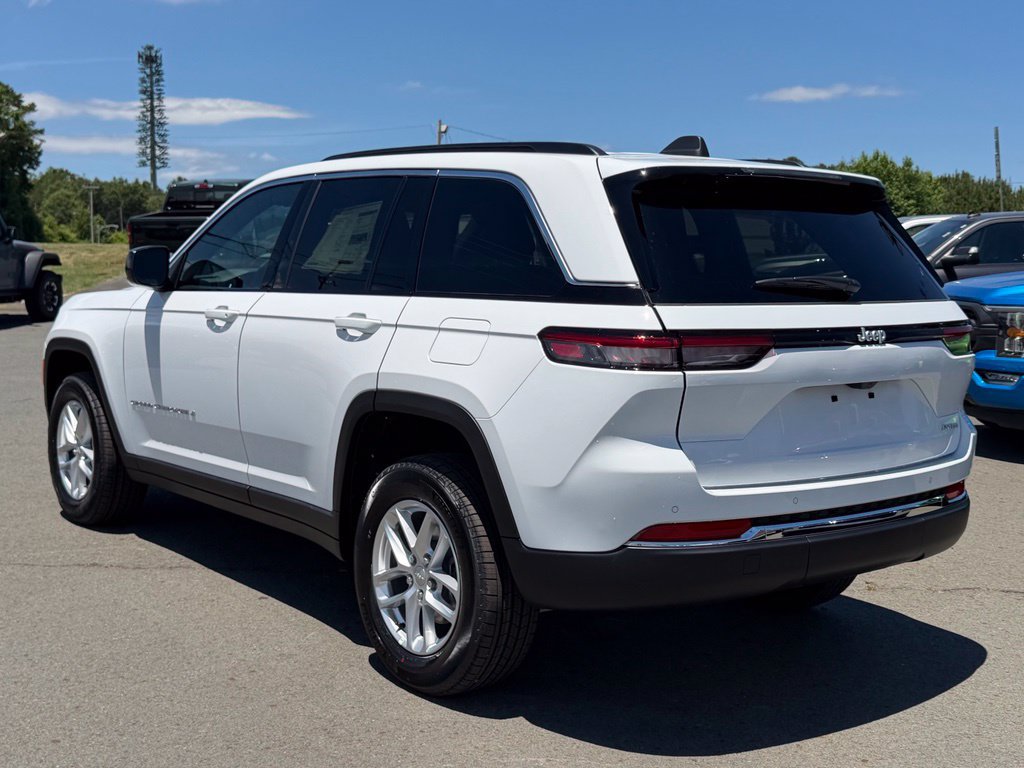 New 2026 Jeep Grand Cherokee Laredo RWD image 6
