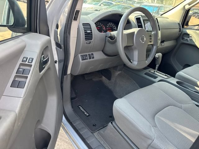 Used 2012 Nissan Frontier SV AWD/4WD image 9