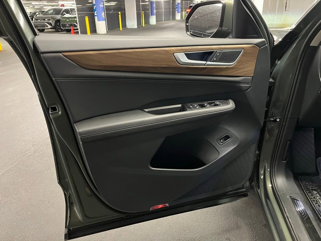 New 2026 Volkswagen Atlas SE image 15