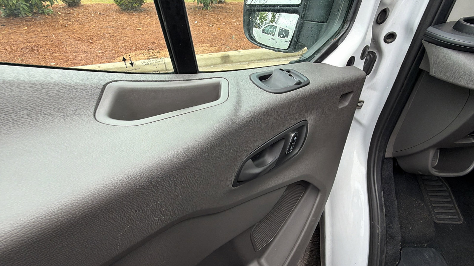 Used 2025 Ford Transit 350 XLT RWD image 15