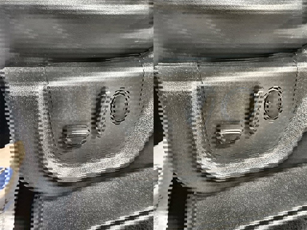 Used 2024 Ford Expedition Max XLT image 13