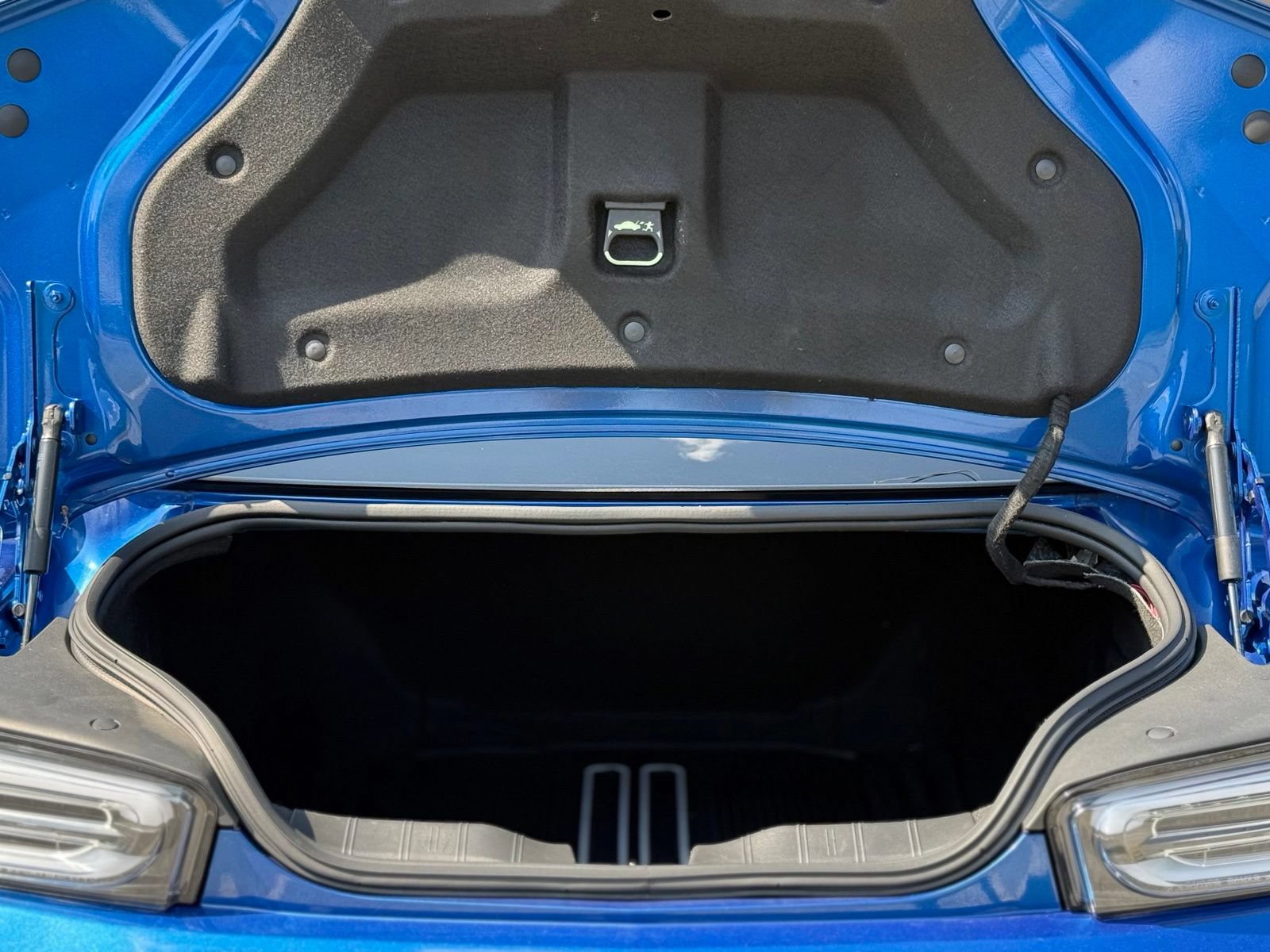 Used 2017 Chevrolet Camaro LT w/ Technology Package RWD image 42