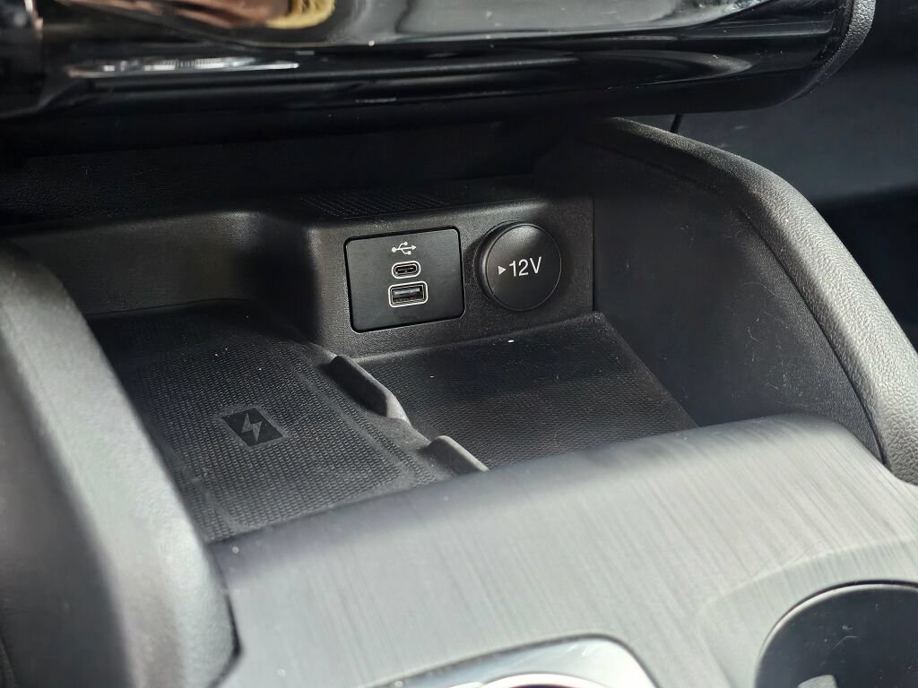 Certified 2025 Ford Escape Platinum AWD/4WD image 27