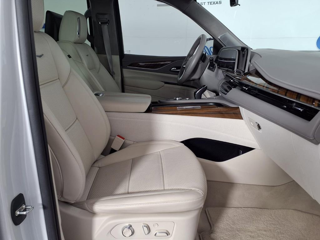 Used 2022 Cadillac Escalade Premium Luxury Platinum RWD image 10