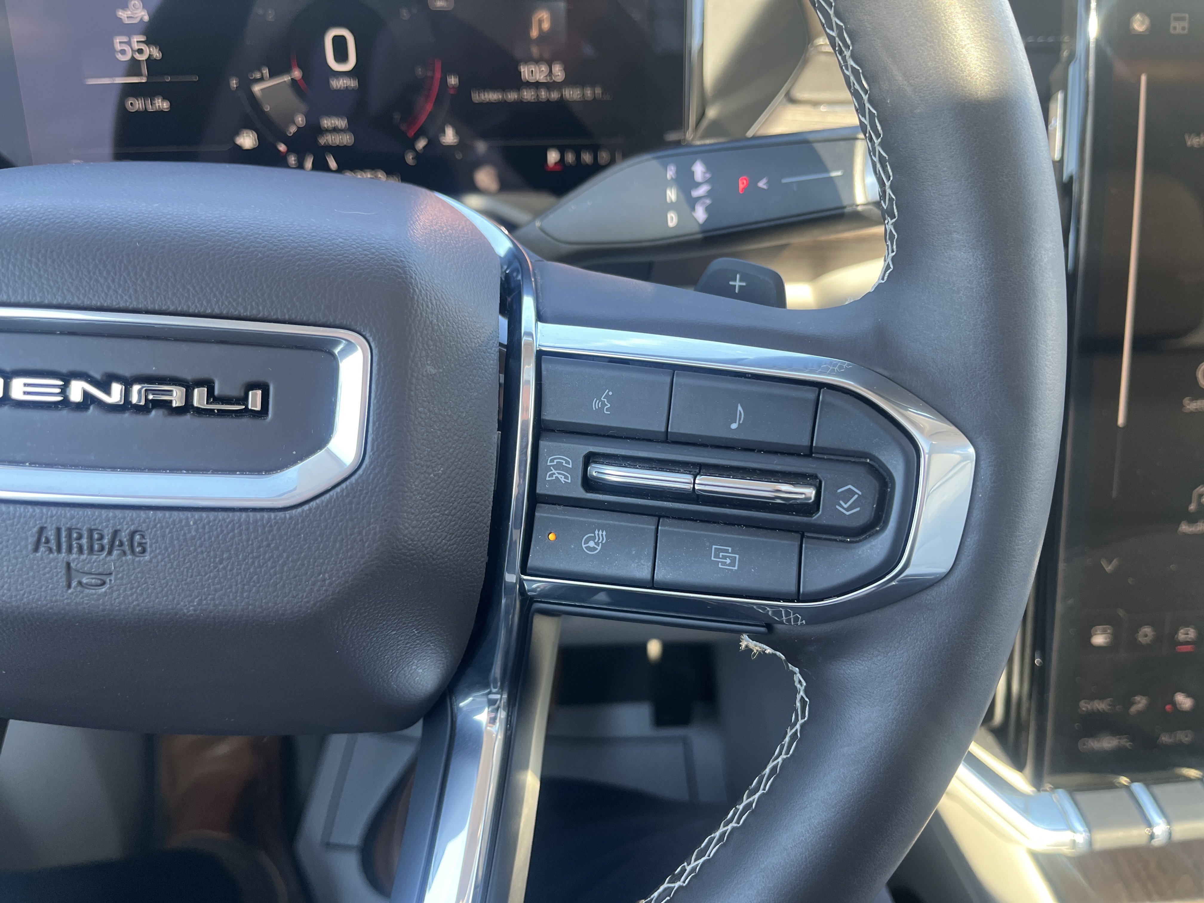 Used 2025 GMC Acadia Denali image 25