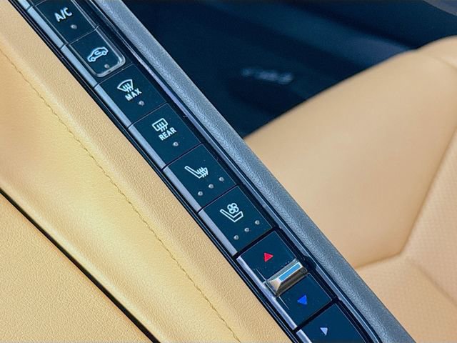 Used 2025 Chevrolet Corvette Stingray Preferred Cpe w/ 2LT image 23