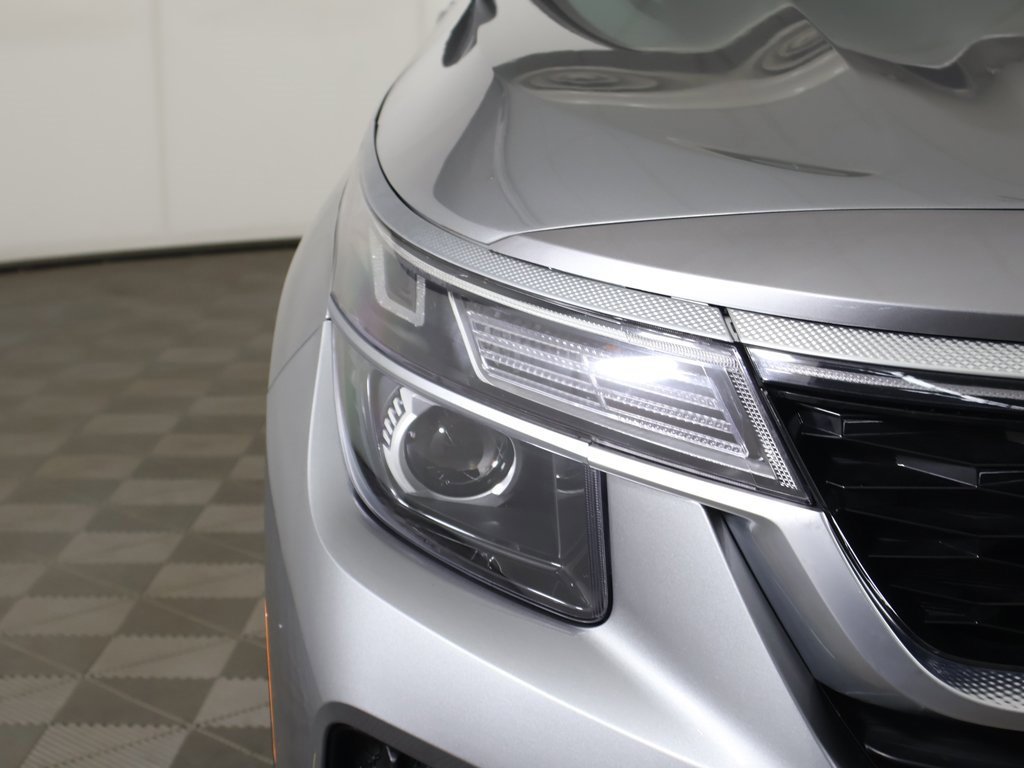 Used 2023 Kia Seltos S w/ Navigation Package image 12