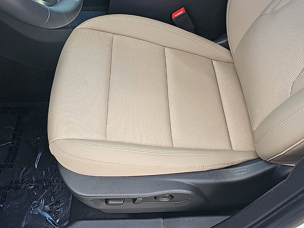 Certified 2025 Buick Envision Preferred image 13