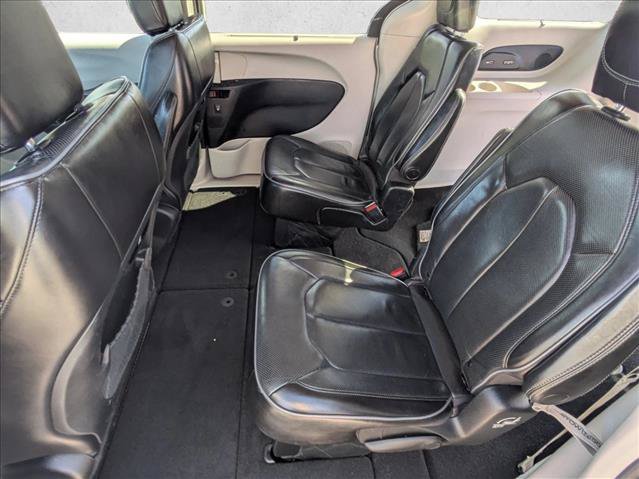 Used 2019 Chrysler Pacifica Limited FWD image 18