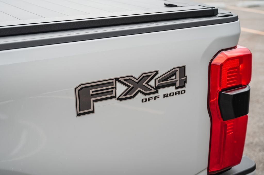 New 2026 Ford F250 Lariat w/ Black Appearance Package AWD/4WD image 10