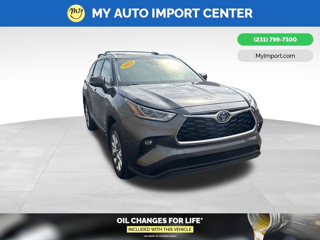 Used 2023 Toyota Highlander Limited image 1