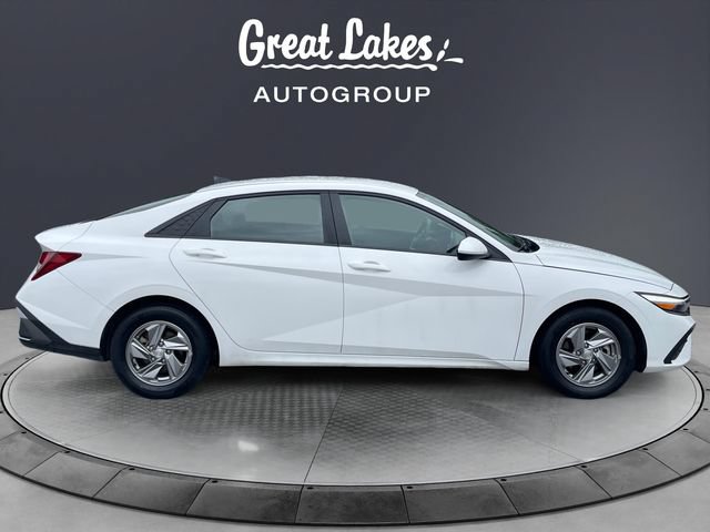Used 2024 Hyundai Elantra SE FWD image 6