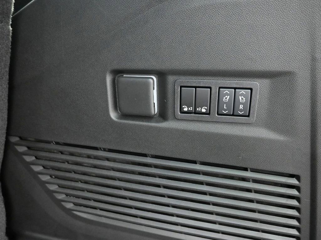 New 2026 Chevrolet Tahoe High Country image 14