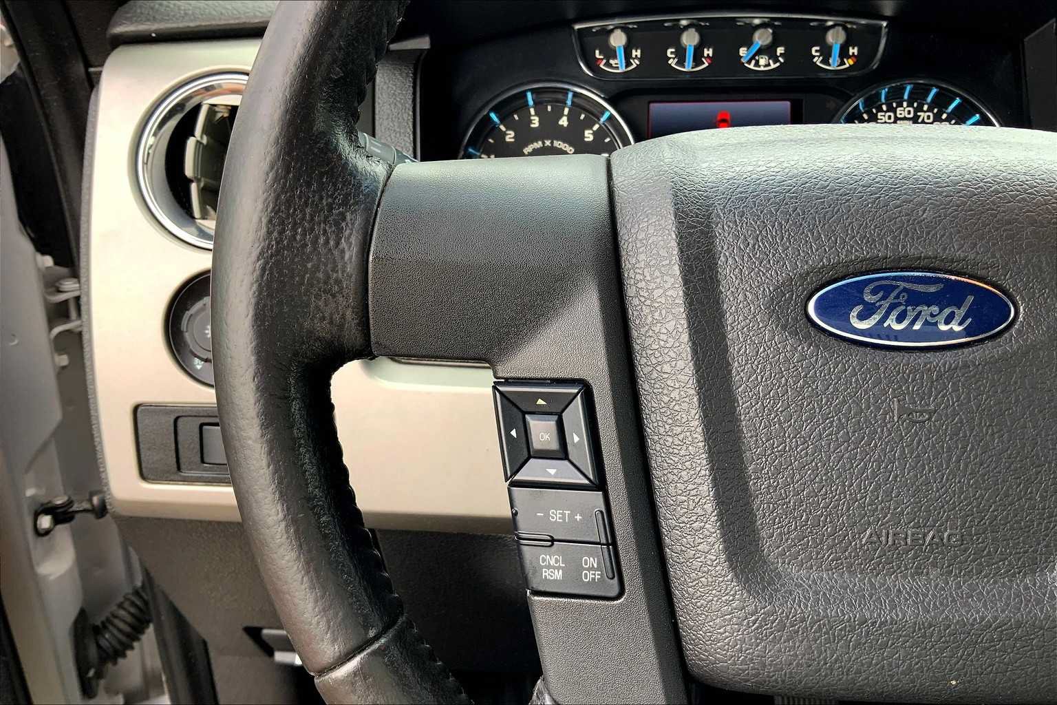 Used 2014 Ford F150 Lariat w/ Equipment Group 502A Luxury AWD/4WD image 18