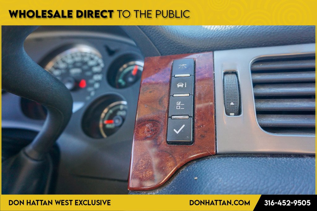 Used 2011 Chevrolet Suburban LT image 9