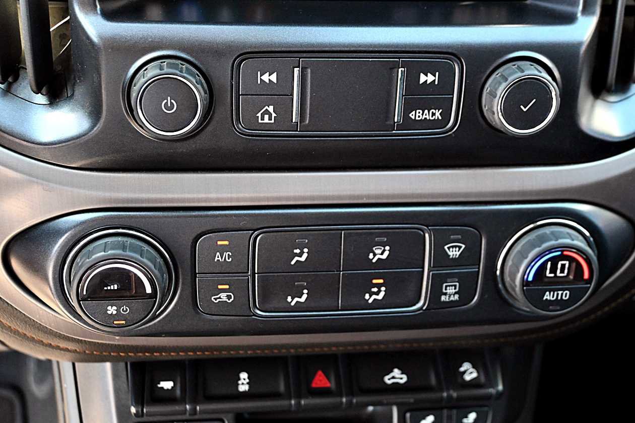 Used 2021 GMC Canyon AT4 image 25